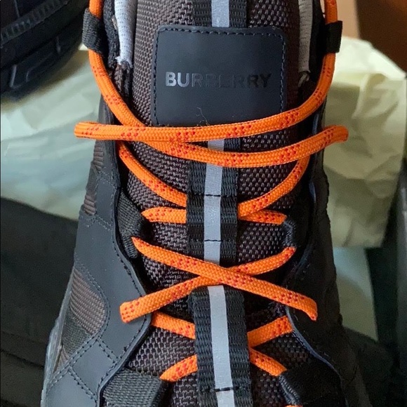 BURBERRY LOW TOP SNEAKERS BLACK & BROWN SIZE 9us BRAND NEW - Picture 7 of 9